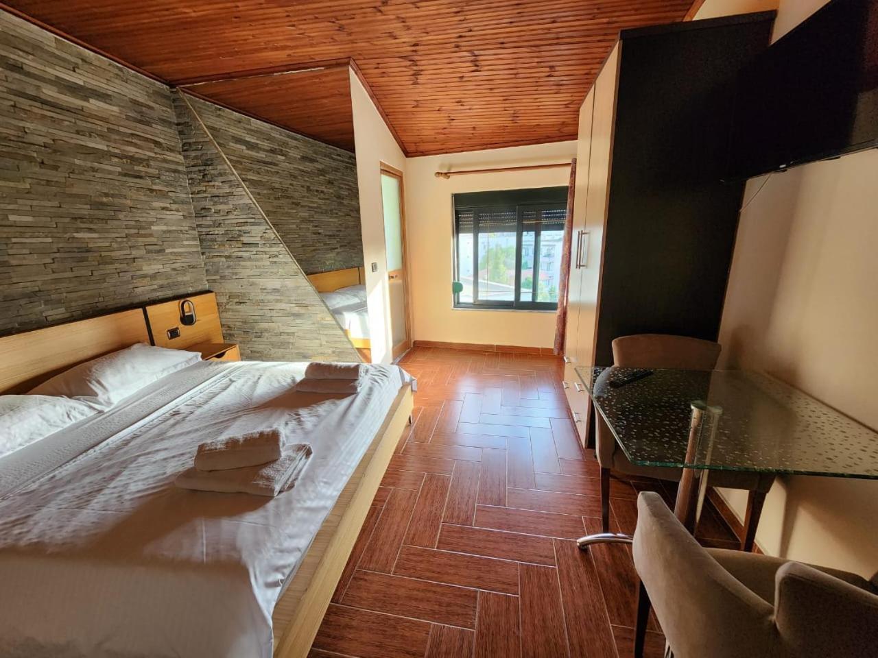 Hotel La Villa Tirana Kültér fotó