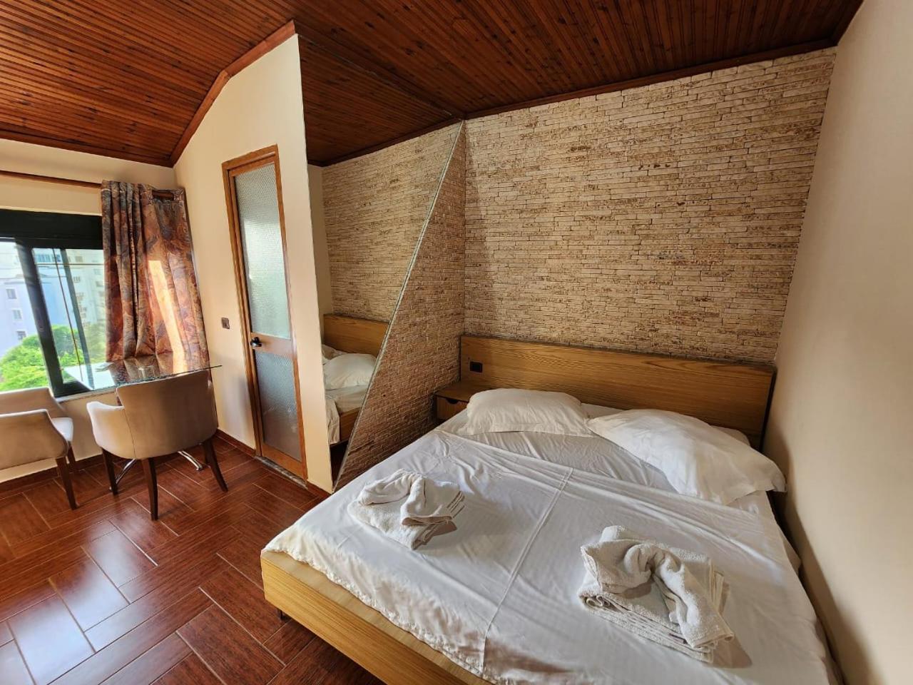 Hotel La Villa Tirana Kültér fotó