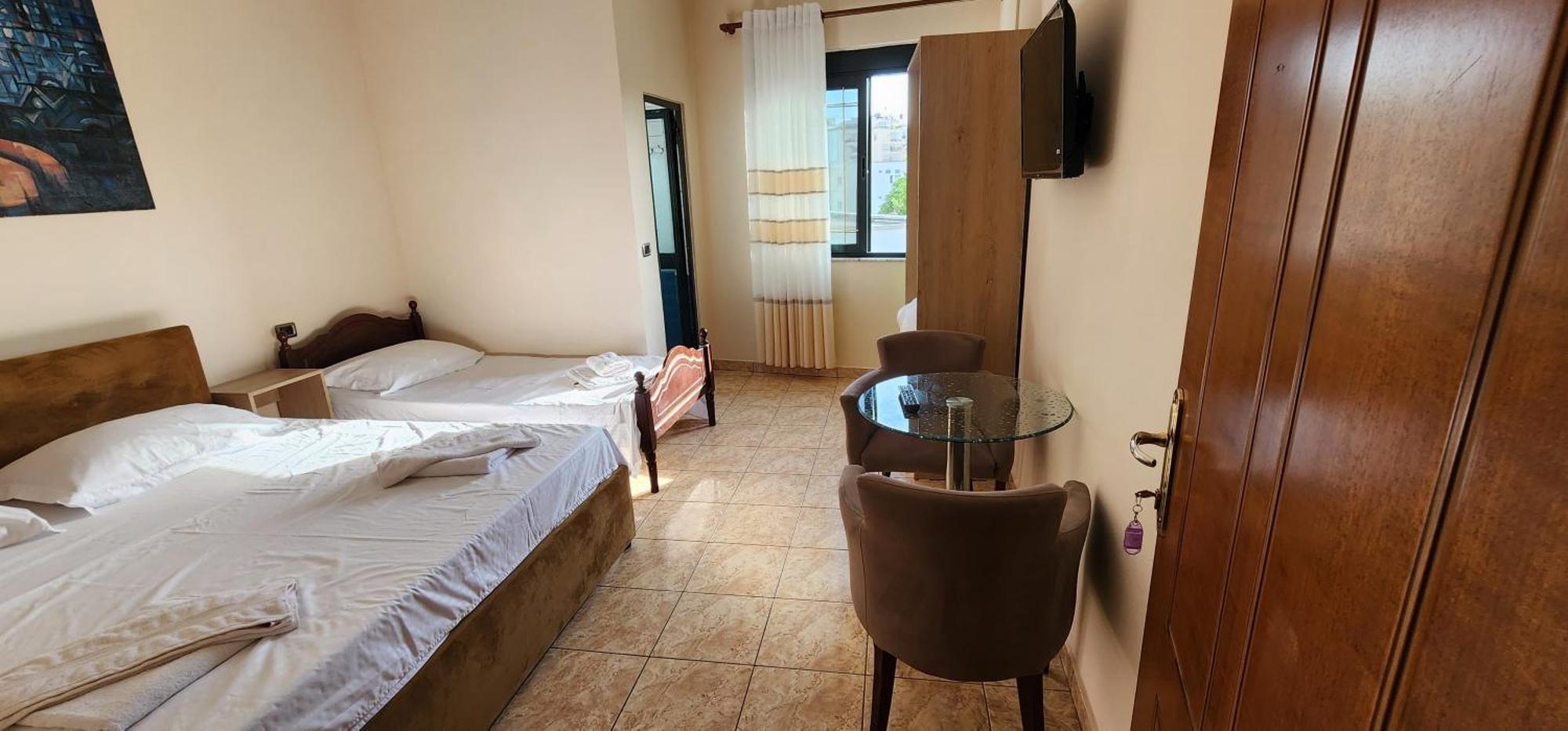 Hotel La Villa Tirana Kültér fotó