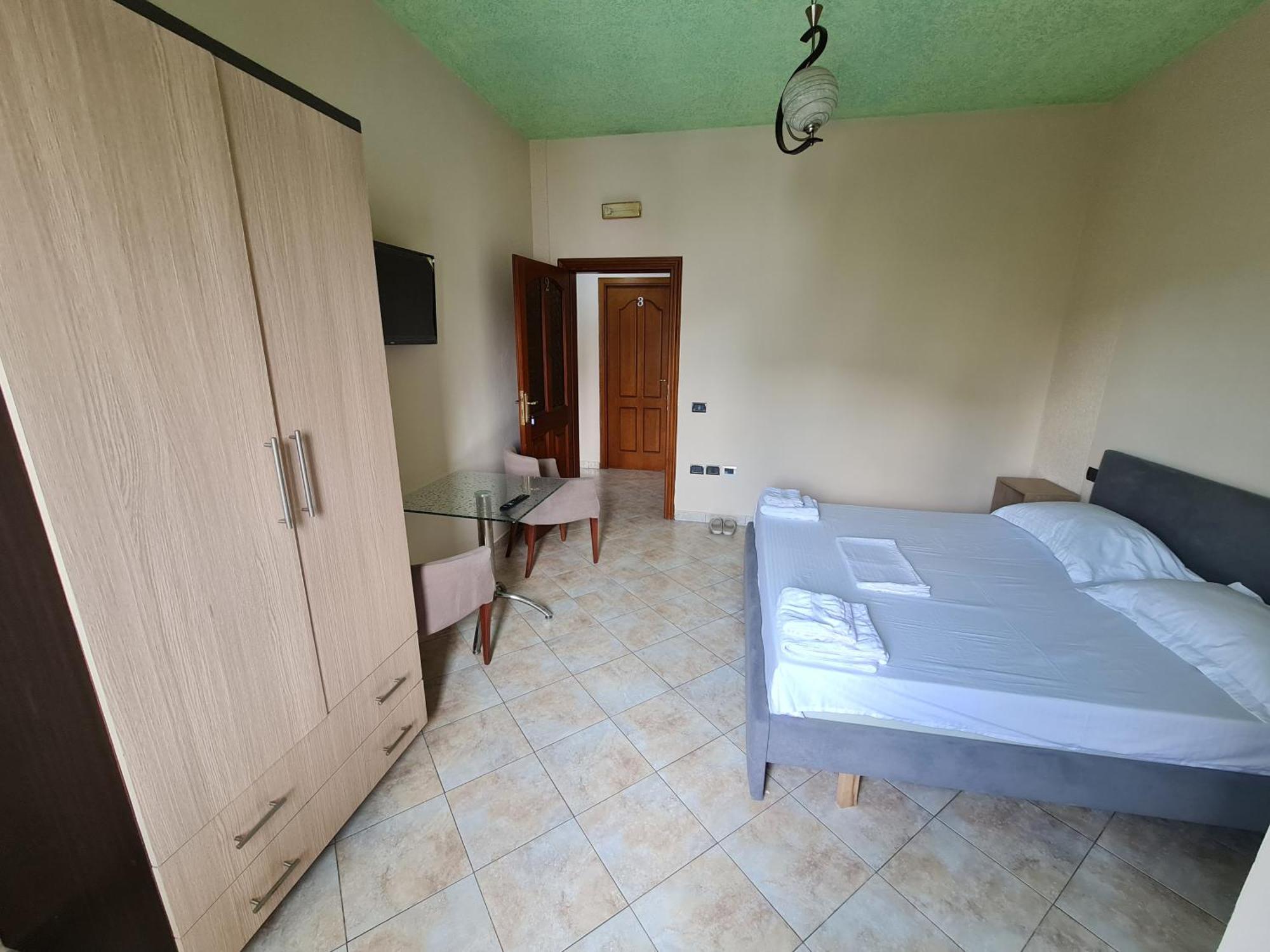 Hotel La Villa Tirana Kültér fotó