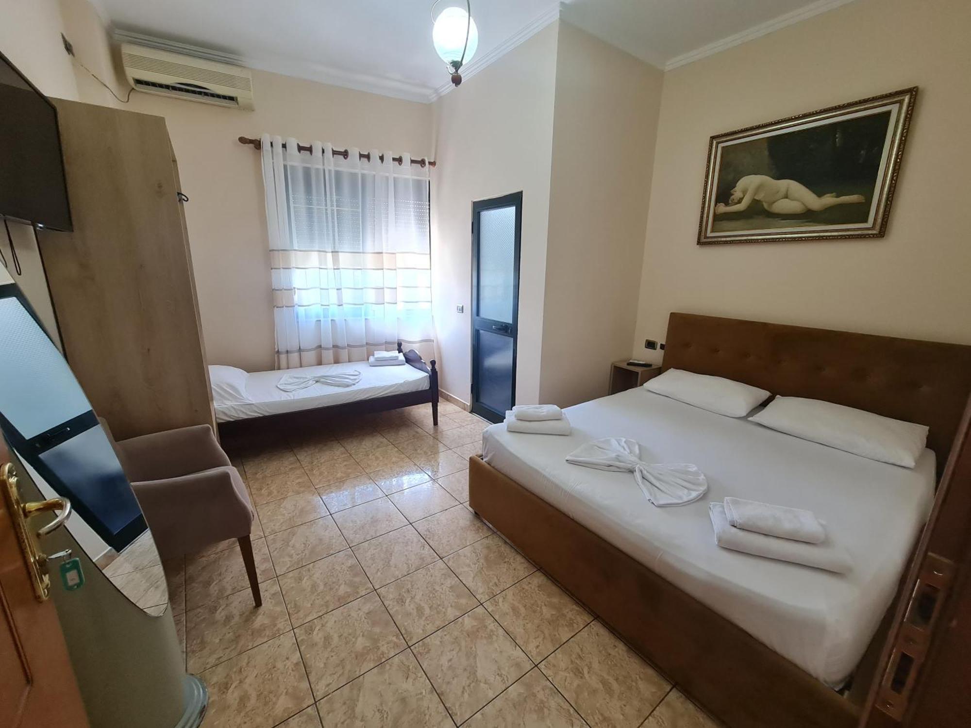Hotel La Villa Tirana Kültér fotó