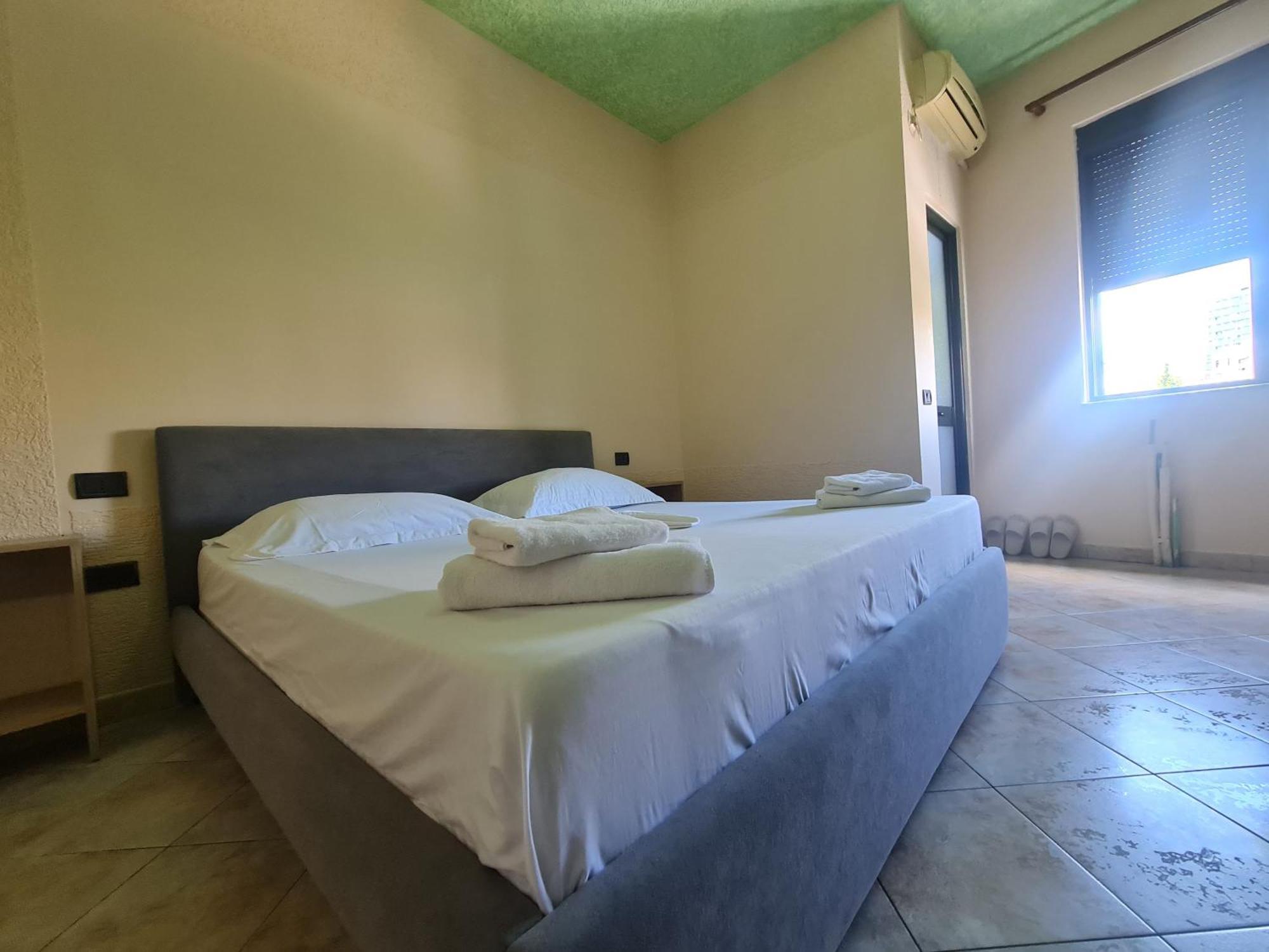 Hotel La Villa Tirana Kültér fotó