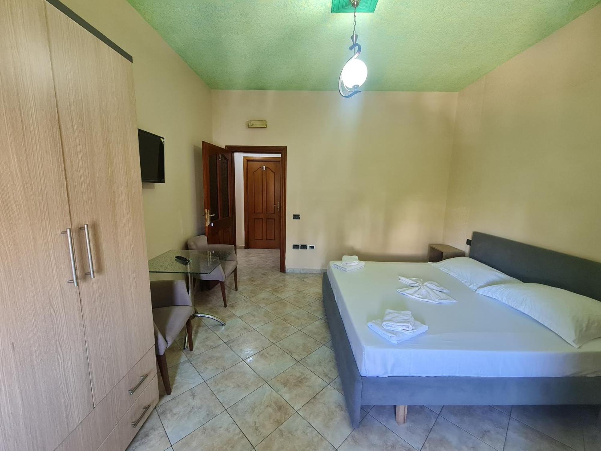 Hotel La Villa Tirana Kültér fotó