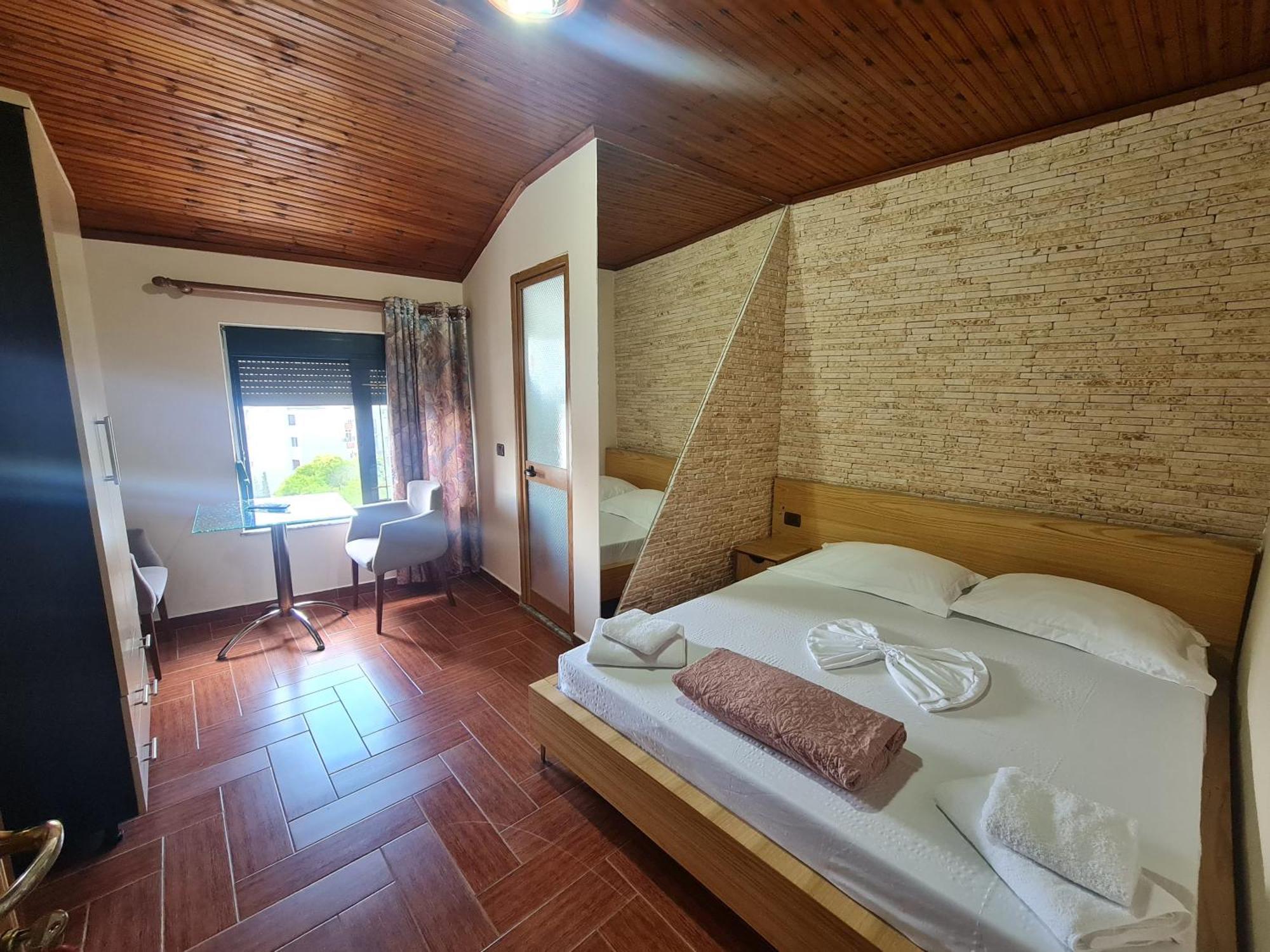Hotel La Villa Tirana Kültér fotó